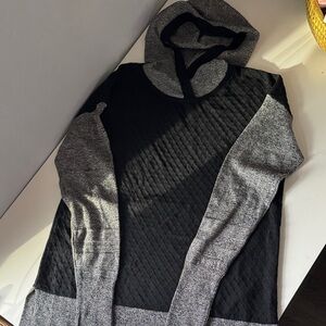 Smartwool Black and Gray Quilted Hoodie Sweater